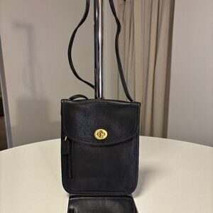 VTG COACH Tourist Pouch Passport Hipster Bag Crossbody #6908 Black Leather